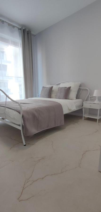 Praga Apartament Apartment วอร์ซอ ภายนอก รูปภาพ